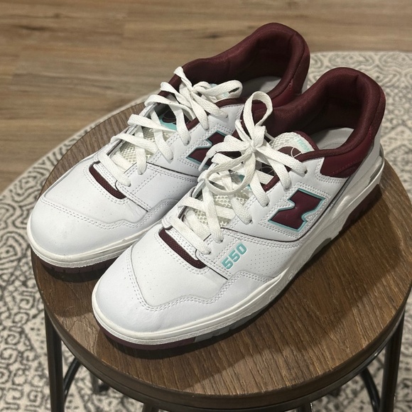 New Balance 550 - Picture 1 of 3